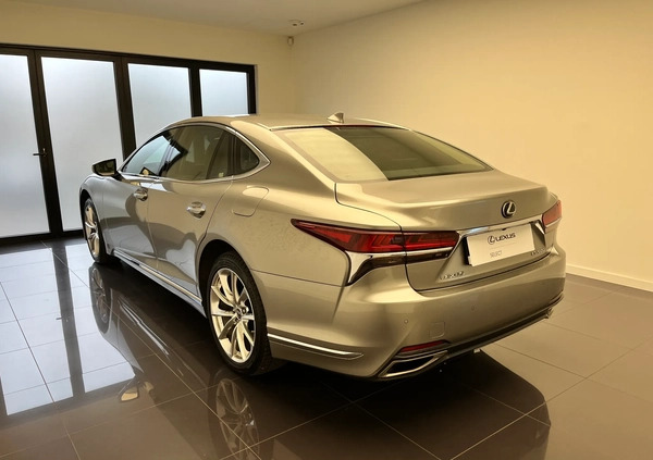 Lexus LS cena 310000 przebieg: 87000, rok produkcji 2018 z Ćmielów małe 106